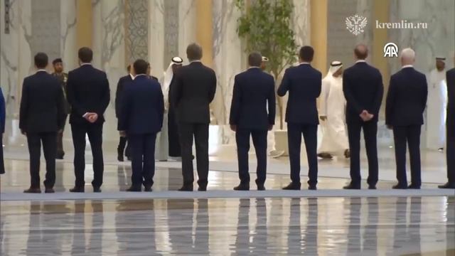 Об этом сегодня много говорят. Визит Президента России в ОАЭ смотреть онлайн