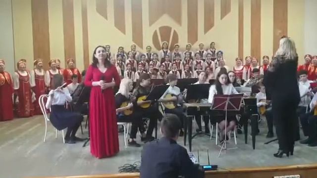 Хор «РАДОСТЬ» и оркестр муз.школы “N5”.Песня— Я лечу над Россией.100%ролик смотреть онлайн