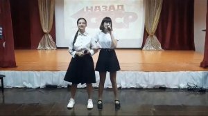 «Детство» Ю. Шатунов.  Выступление моих любимых учащихся 9 «Б» класса на празднике « Осенний бал».