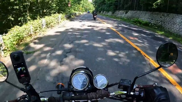あわや大事故！バイク走行中に鹿が急に飛び出してきて…｜外国人夫婦の日本縦断バイク旅 8日目【北海道】 смотреть онлайн