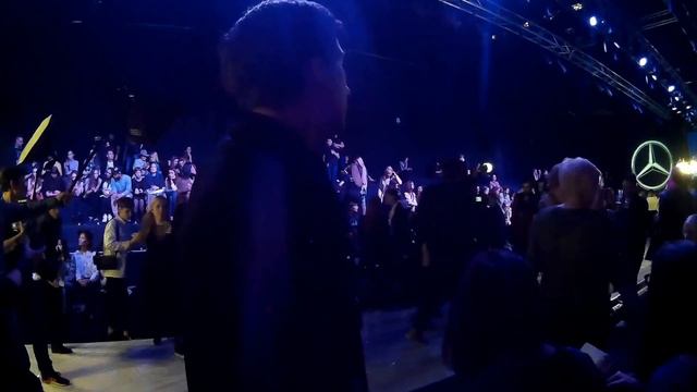 NEVLOG 1 КРАТКИЙ ОБЗОР НА MERCEDES-BENZ FASHION WEEK DIMA NEU БЕЛАЯ ВОРОНА АКАНАНИТА БУДНИ НЕПИЖОНА смотреть онлайн