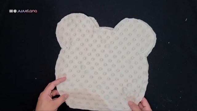 Sewing Mickey Head Newborn Pillow смотреть онлайн