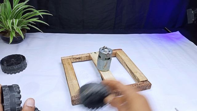 जुगाड से बनाओ घास कटर | How to make grass cutting machine with dc motor | Samar experiment new vide смотреть онлайн