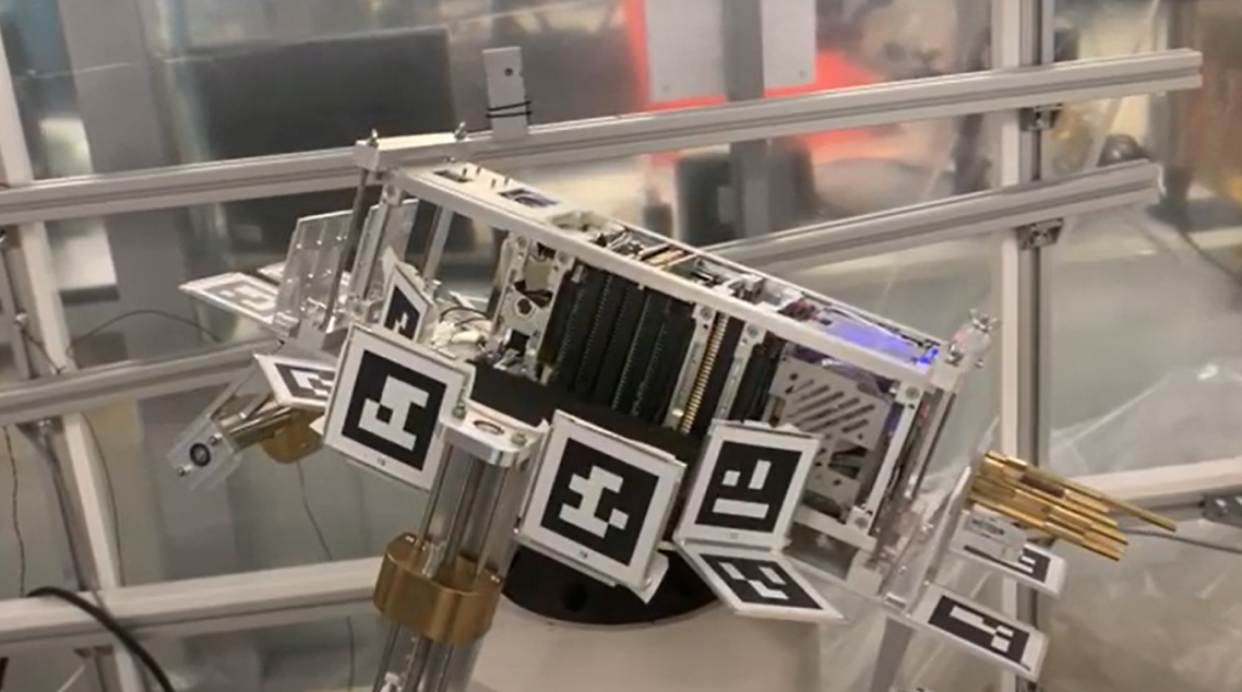 Cubesat на стенде полунатурного моделирования