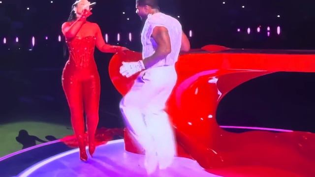 Usher & Alicia Keys perform: My Boo at the SuperBowl смотреть онлайн