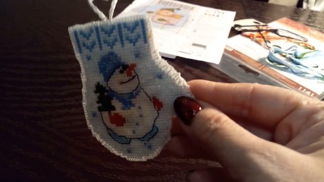 новогодние игрушки. вышивка. смотреть онлайн
