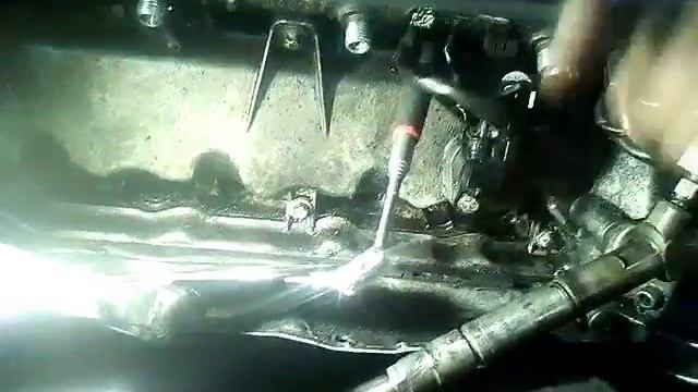 Снятие форсунок с Мерседеса Ванео и ремонт колодцев. смотреть онлайн