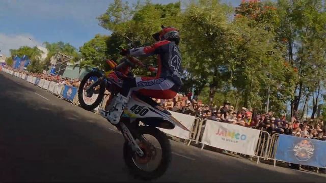 Checo brings F1 back to his hometown Guadalajara with a Red Bull Showrun ??? смотреть онлайн