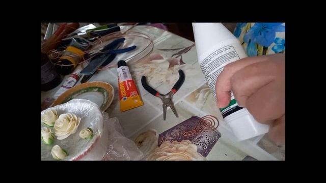 Нежная роза из холодного фарфора в кулоне. 2 Мастер-класс. смотреть онлайн