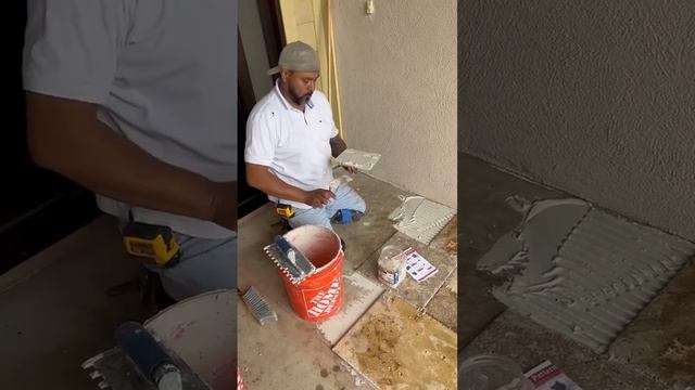 OutDoor Floor Tile Installation ( Travertine Tile ) #tile #tiling #tilesetter #construction #grout смотреть онлайн