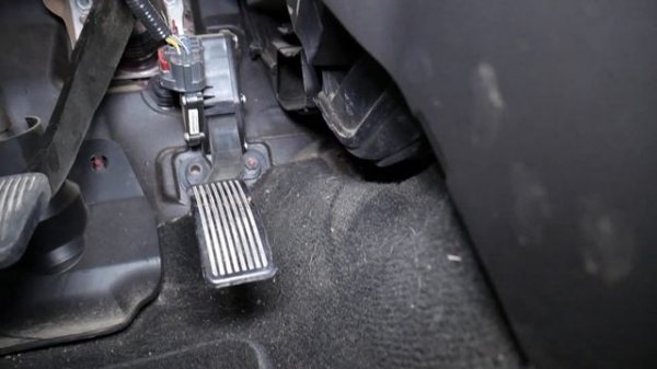 FORD EDGE GAS ACCELERATOR PEDAL REPLACEMENT REMOVAL. THROTTLE PEDAL