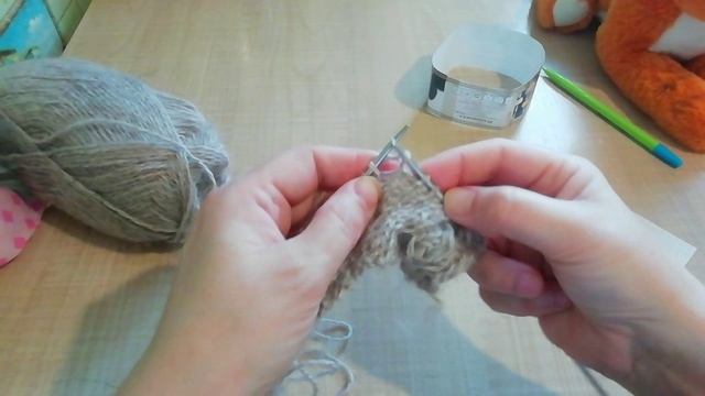 Повязка на голову. Вязание на спицах. смотреть онлайн