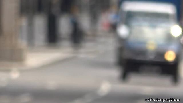 Big video of unmarked police cars and emergency vehicles responding with siren and lights смотреть онлайн