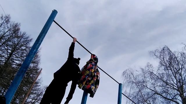 10 ЧИСТЫХ Подтягиваний на ОДНОЙ РУКЕ в 16 ЛЕТ! смотреть онлайн