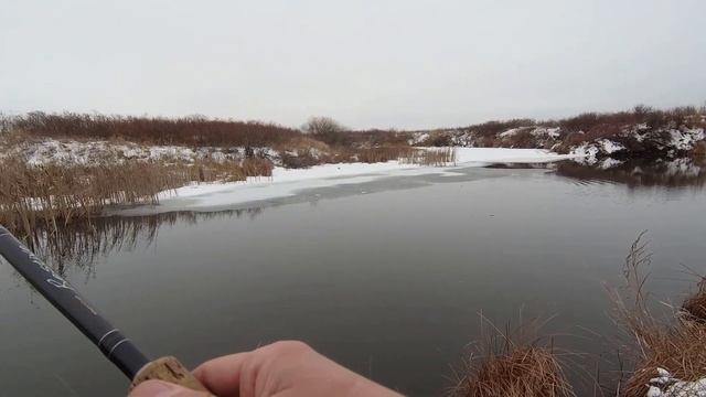 Приманка на сома Whopper Plopper ! Рыбалка на удочку зимой! смотреть онлайн
