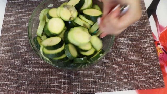 ОБАЛДЕННЫЕ КАБАЧКИ ГРИЛЬ НА СКОВОРОДЕ! смотреть онлайн