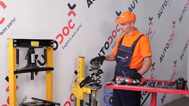 Kā Nomainīt OPEL ASTRA G Priekšējo Amortizatora Atbalstu [PAMĀCĪBA]