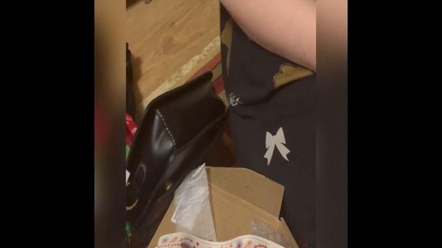 ВЛОГ: Отмечаем Новый Год 2024. Распаковка подарков. Голубой огонек. Салют. Прогулка с Джессикой. смотреть онлайн