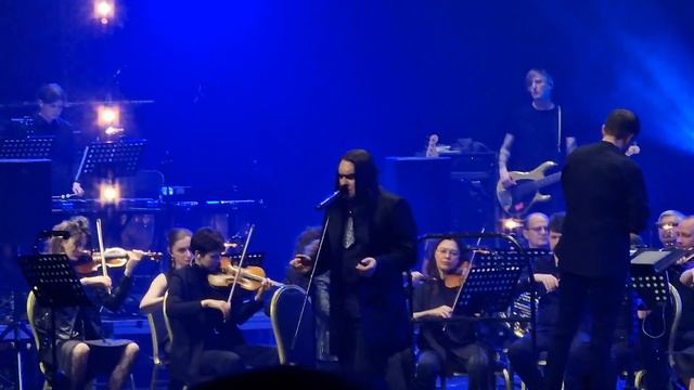 Алексей Горшенев с симфоническим оркестром (Кукрыниксы - лучшее) - как твои дела? смотреть онлайн