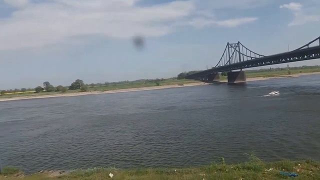 Город Крефельд! Река Райн! смотреть онлайн