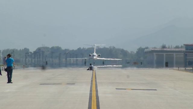 Air Koryo Tu-134 landing at Wonsan Kalma Airport смотреть онлайн