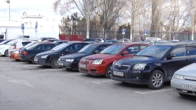 Куда пропали парковщики с улиц города