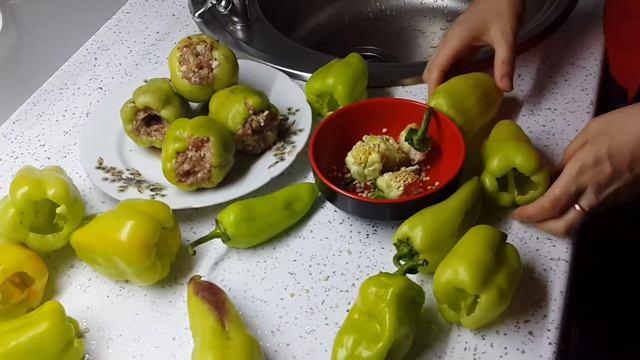 Как быстро почистить перец. Как правильно его фаршировать. Перец фаршированный. смотреть онлайн