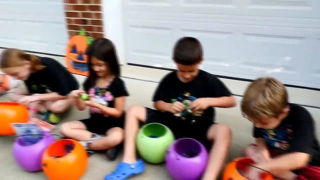 HALLOWEEN SURPRISE PUMPKIN GAME - Frozen Play Doh Minecraft Hello Kitty Superhero Blind Bag Egg Toy смотреть онлайн