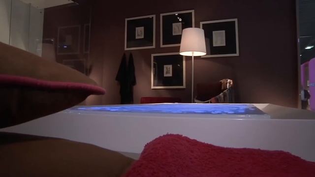 Коллекция ванн и душевых кабин фабрики Tre Esse, Болонья 2008 смотреть онлайн