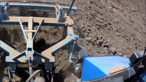 МТЗ-82.1 Работает с Глубокорыхлитель АГЧ-1,8 М (Чизель)