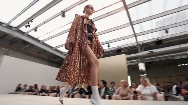 Spring/Summer 2019 Runway Show | Burberry | London