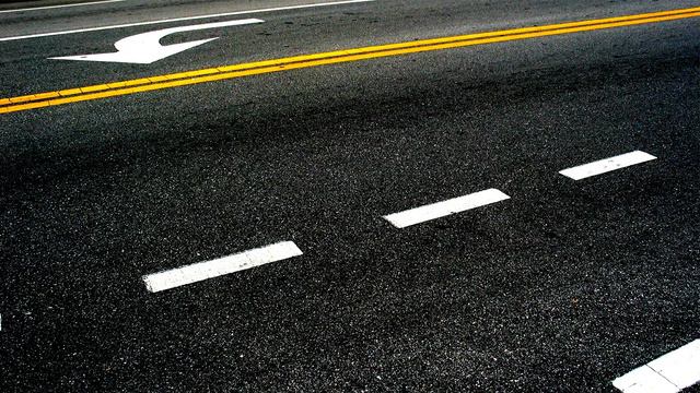 В каких случаях можно пересекать сплошную разметку без последствий