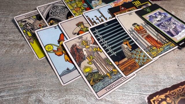 Онлайн Расклад для мужчин! Её мысли, чувства, действия. (Что она думает о вас) смотреть онлайн