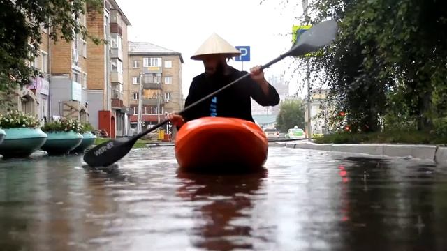 БУДНИ. Юшин. Каяк. Потоп в Красноярске смотреть онлайн