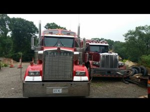 Дальнобой, Америка. Сосед разбил свою фуру. Peterbilt 379