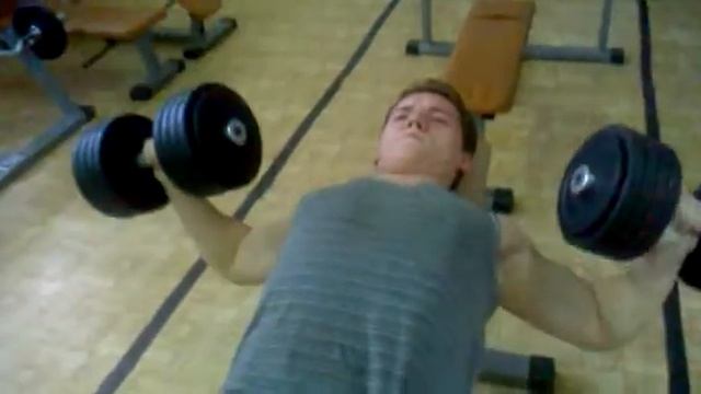 Жим гантелями смотреть онлайн