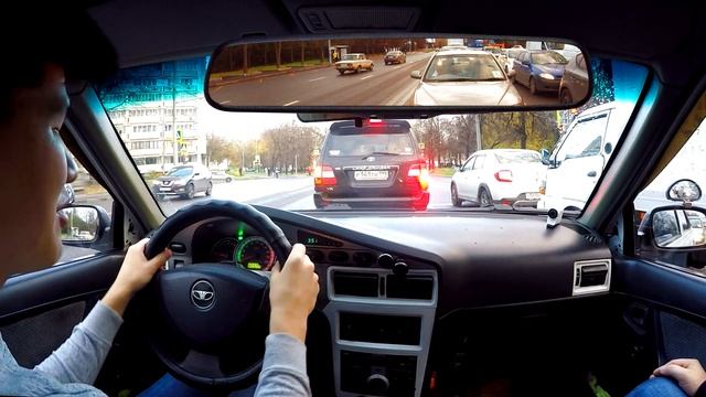 Вождение по городу после длительного перерыва. За рулем начинающий блогер! смотреть онлайн