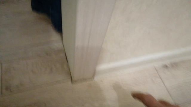 Можно или нет приклеить напольный плинтус на герметик или монтажный клей? смотреть онлайн