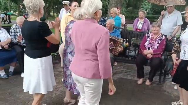 Веселимся в парке Гомеля. 30.07.2023. смотреть онлайн