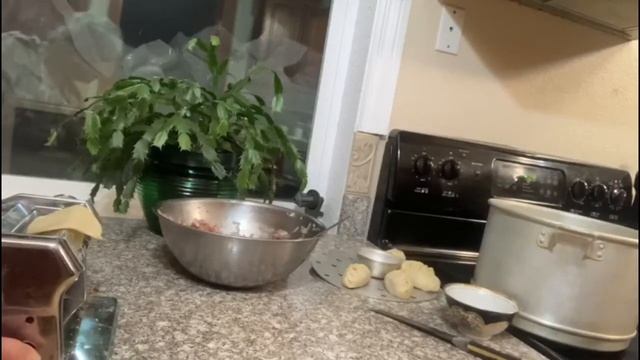 Манты для тех, кто следует здоровому питанию. Manty made with beef and onion. смотреть онлайн