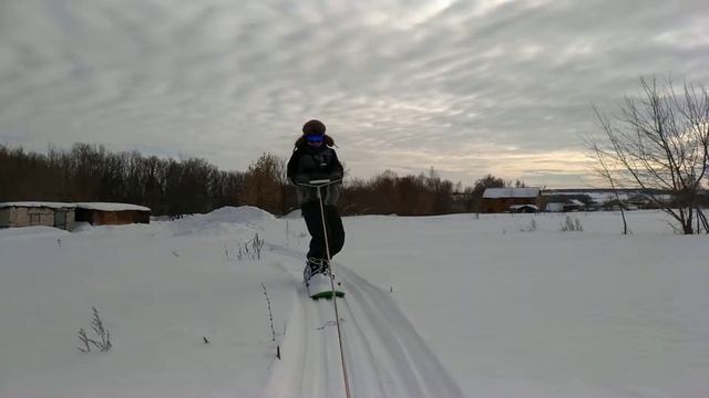 На сноуборде за мотособакой. И спиной к препятствиям. смотреть онлайн