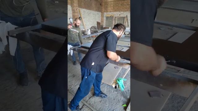 Как красить ворота смотреть онлайн