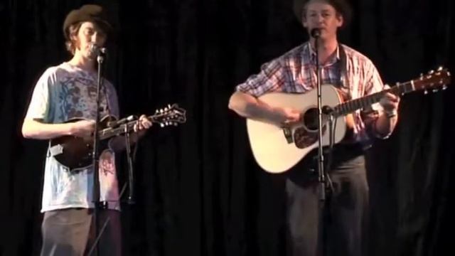 Luke Plumb and Peter Daffy: 10 Vinyl Man смотреть онлайн