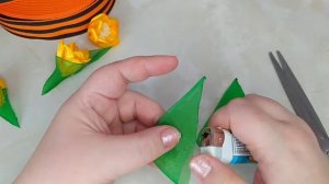 Брошь. Георгиевская лента с тюльпанами. Мастер класс. #георгиевскаялента, #канзаши