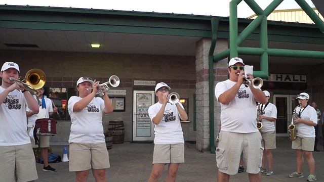 Brass and Sass - Fireball! смотреть онлайн