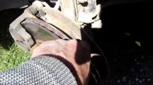 Проточка тормозного диска передне приводного ваз  прямо на авто. Убираем буртик и чистим диск .