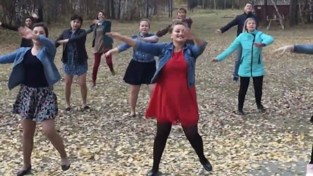 Флешмоб на песню Гузель Уразовой "Бие эйдэ,ике бас" смотреть онлайн