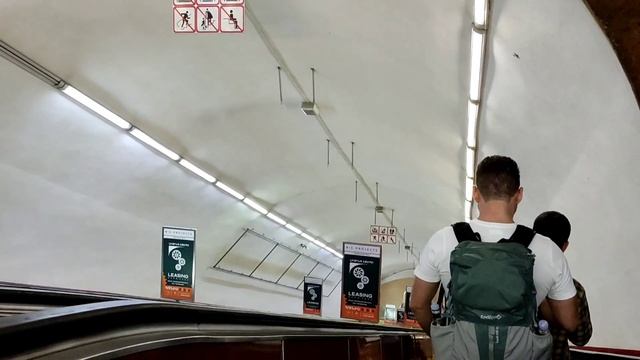 Прогулки по Еревану. Станция метро Площадь Республики смотреть онлайн