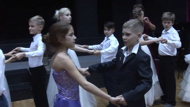 Лицейский бал - средняя школа 2017 смотреть онлайн