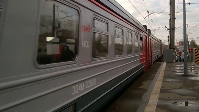 Прибытие электропоезда ЭД4М-0260 на станцию Сергиев Посад смотреть онлайн